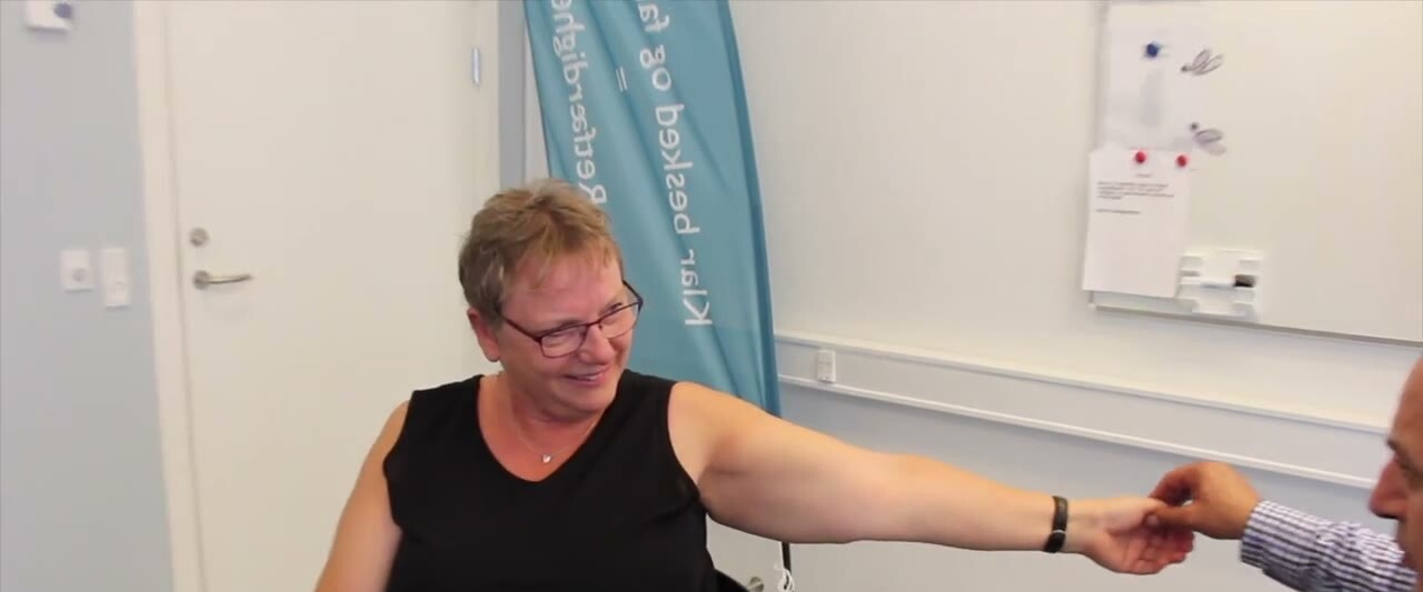 Clinical examples of a spinal mobilisation with arm movement
