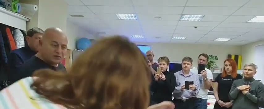 Spinal mobilisation with arm movement: demonstration
